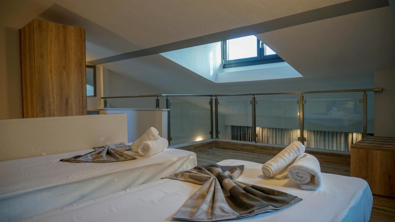 Enalia Luxury Living Lägenhet Nikiti  Exteriör bild